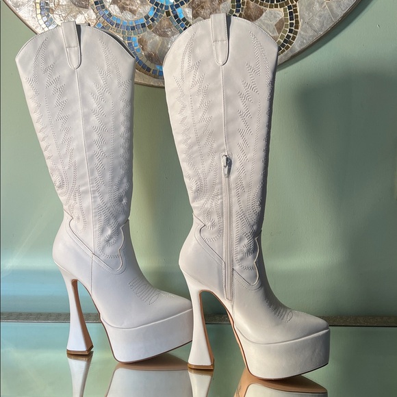 White platform cowgirl boots - Picture 8 of 8
